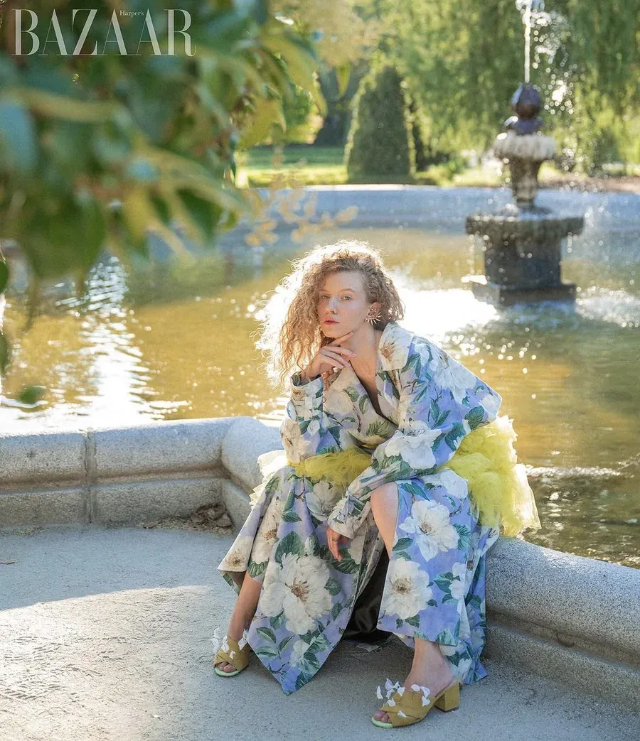 Referencia visual relacionada con Harper’s Bazaar