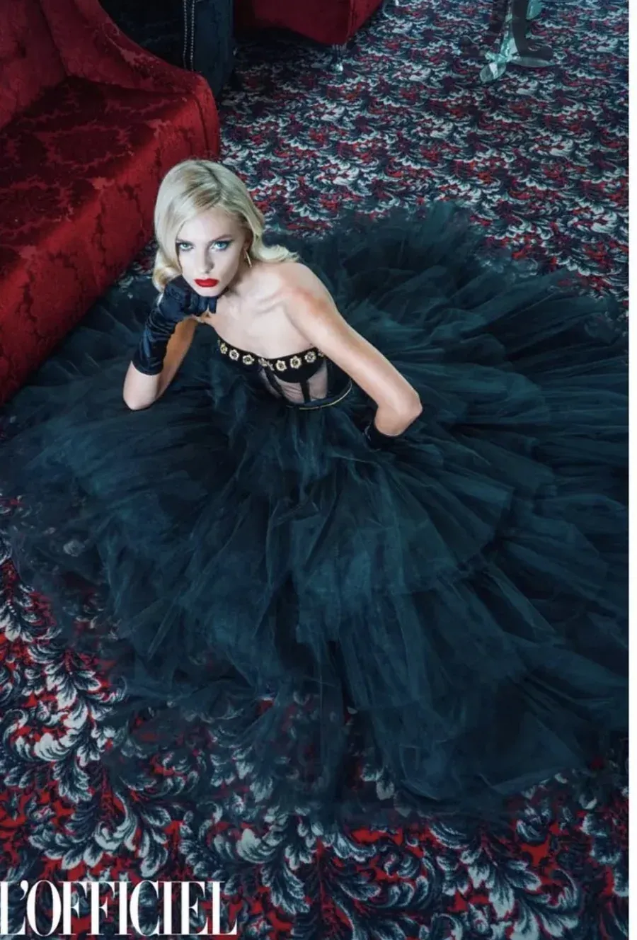 Referencia visual relacionada con L’Officiel